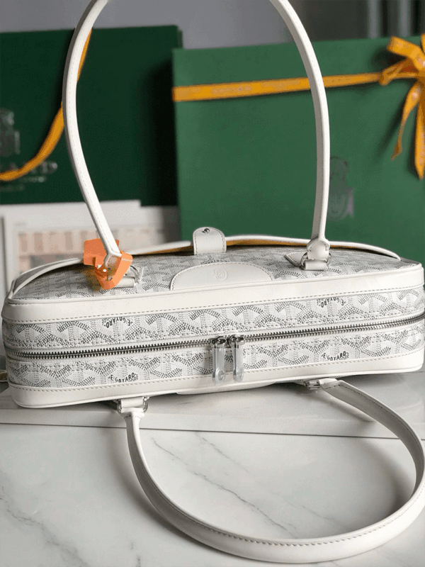 Goyard  Saint Martin Chevron Print Coated Canvas Shoulder Bag - Image 3